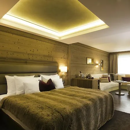 Wellnesshotel Oswald Hotell 4*